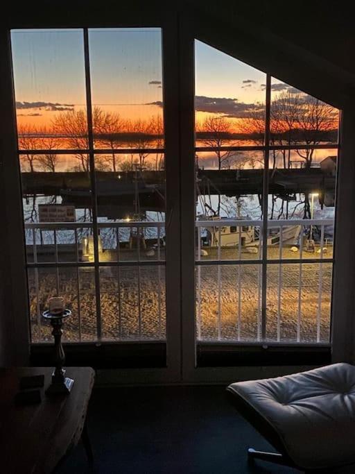 Surforama De Feine Stuuv In Orth Mit Meerblick Fehmarn Esterno foto